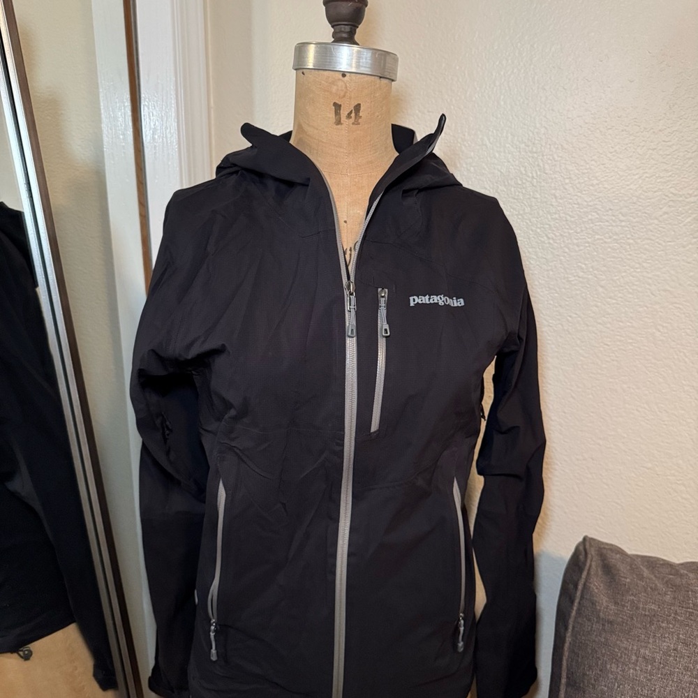 Patagonia Men’s Black Rain Jacket